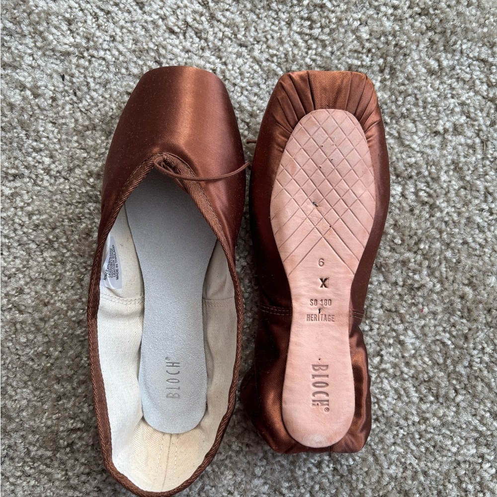 Bloch Women's Copper Ballet Flats